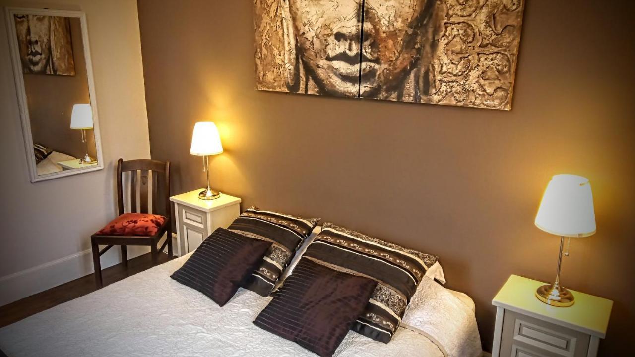 Le Bonnet De Nuit Bed & Breakfast Chalmoux Exterior photo