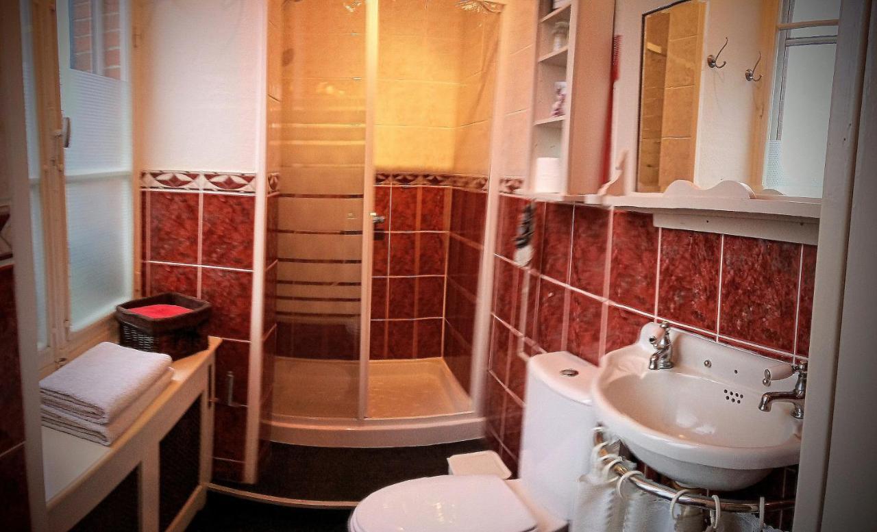 Le Bonnet De Nuit Bed & Breakfast Chalmoux Exterior photo