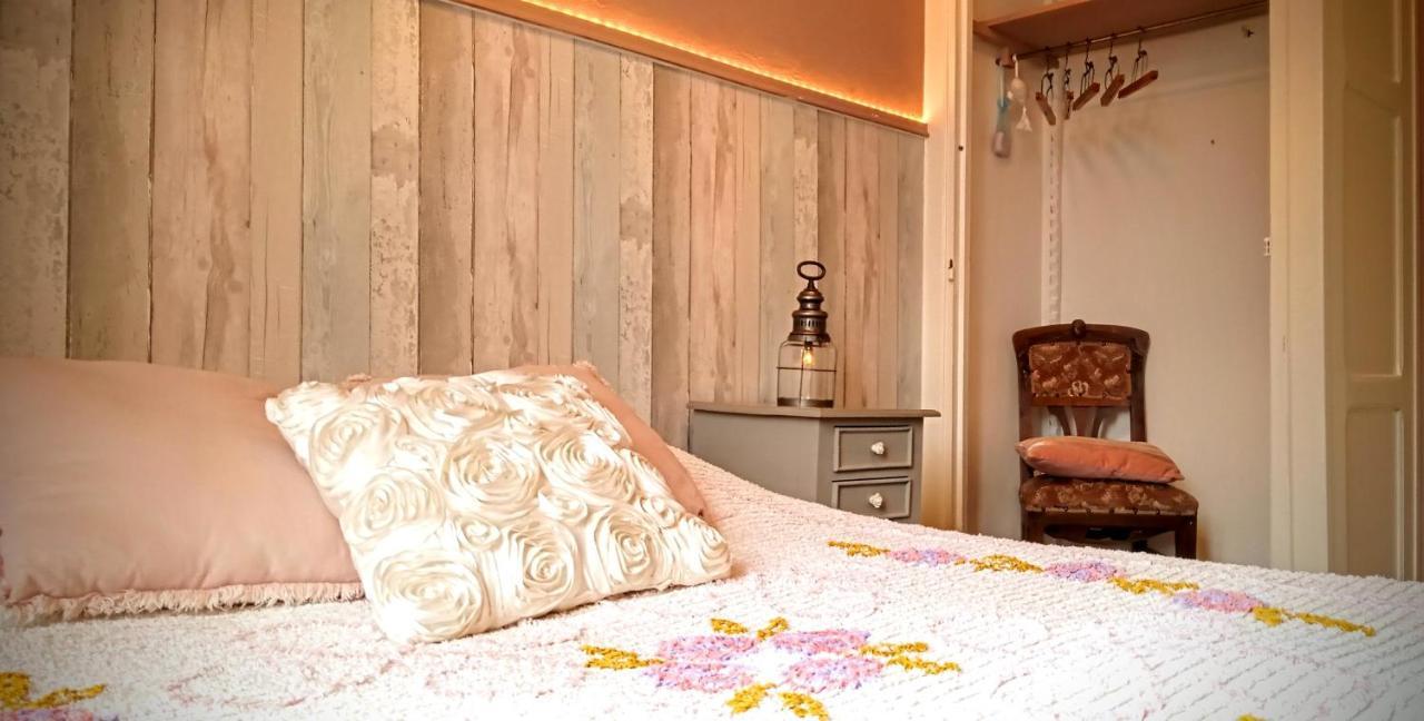 Le Bonnet De Nuit Bed & Breakfast Chalmoux Exterior photo